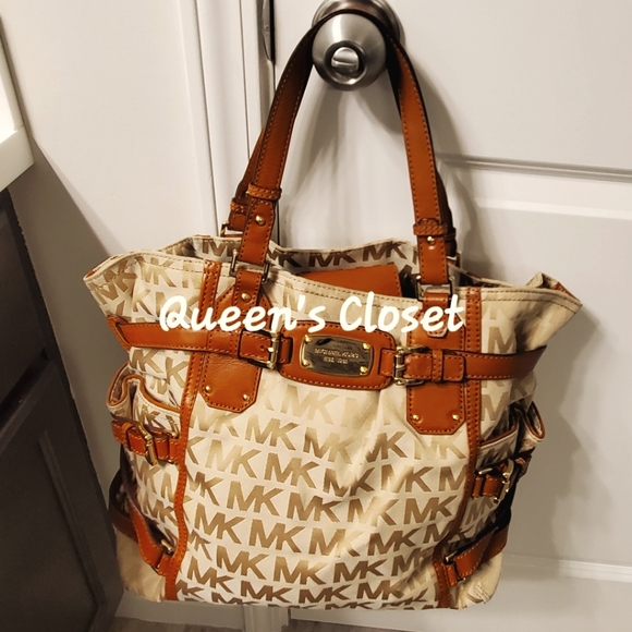 MICHAEL Michael Kors | Large Gansevoort Tote in Signature Monogram Jacquard - Picture 2 of 12